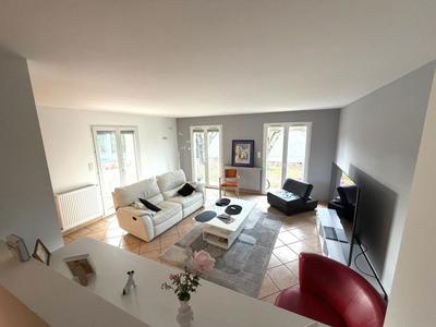 Maison - 141 m² - 6 pièces