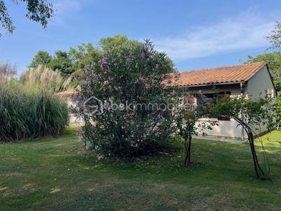 Maison - 121 m² - 6 pièces