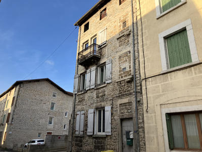 Appartement - 75 m² - 6 pièces