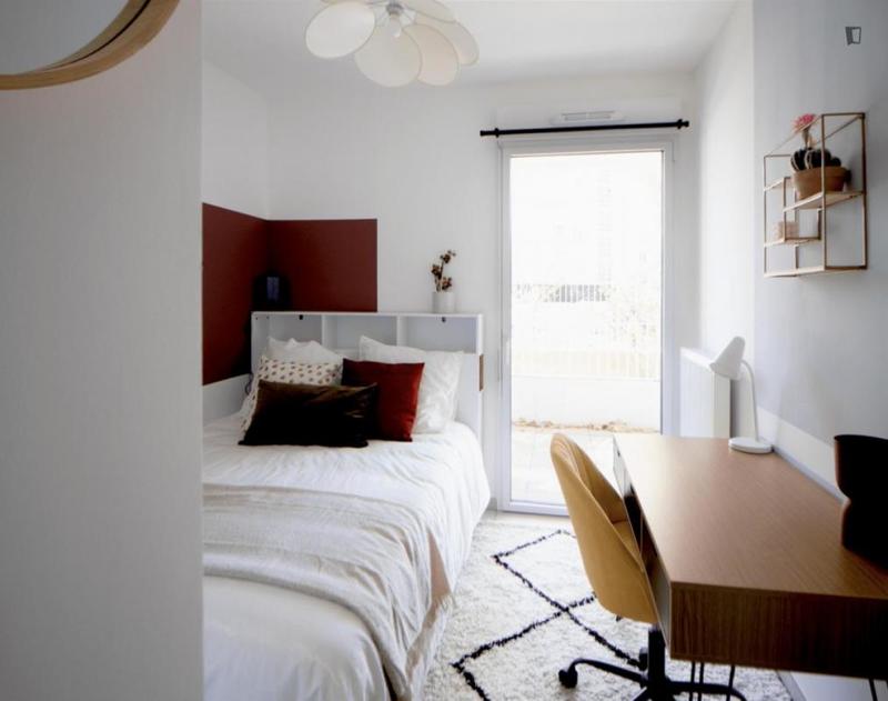 Chambre - 10 m² - 5 pièces