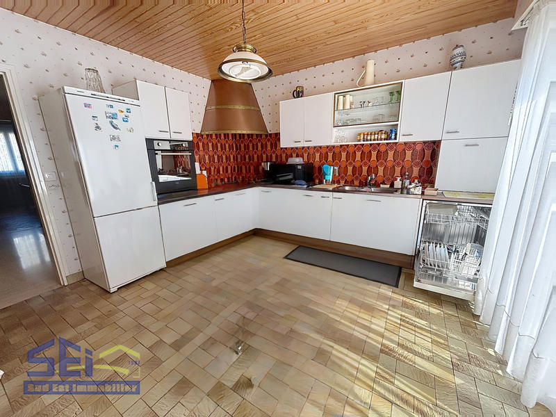 Maison - 215 m² - 7 pièces