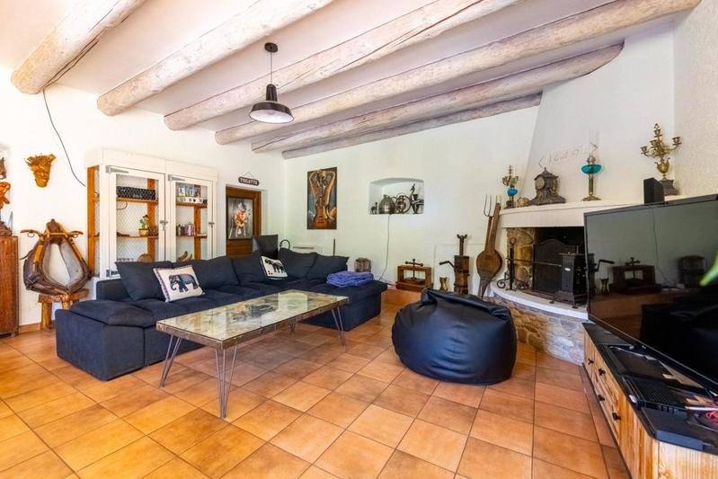 Maison - 459 m² - 10 pièces