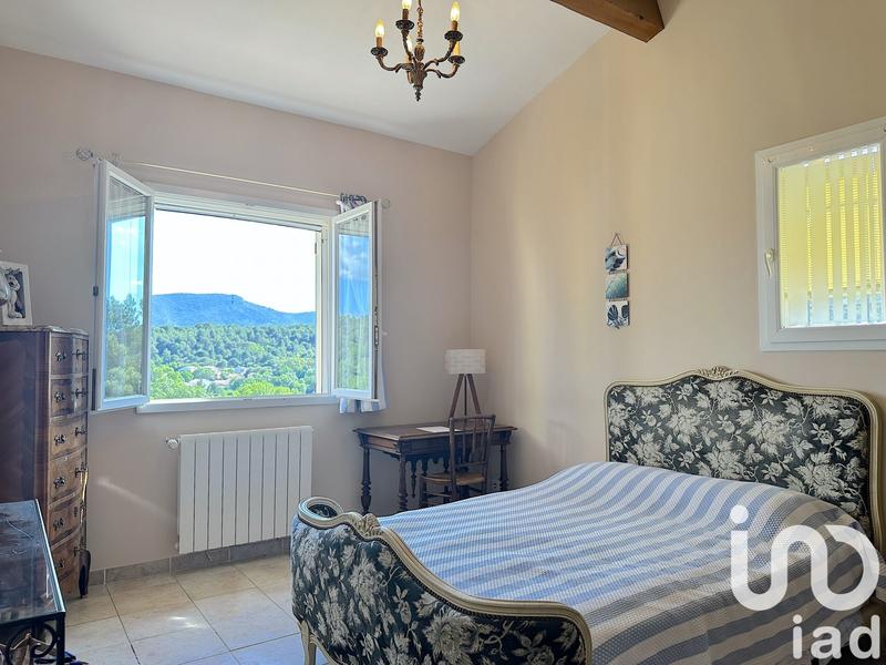 Maison - 185 m² - 8 pièces