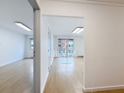 Local d'activités - 89 m² - 4 pièces