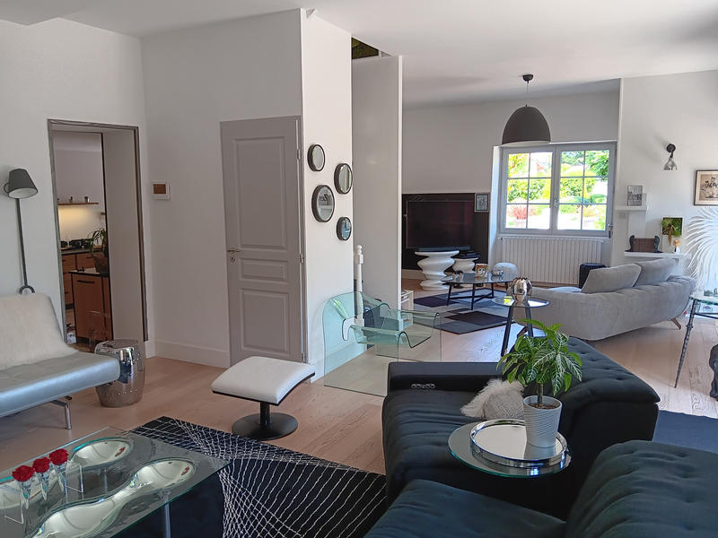 Maison - 300 m² - 6 pièces