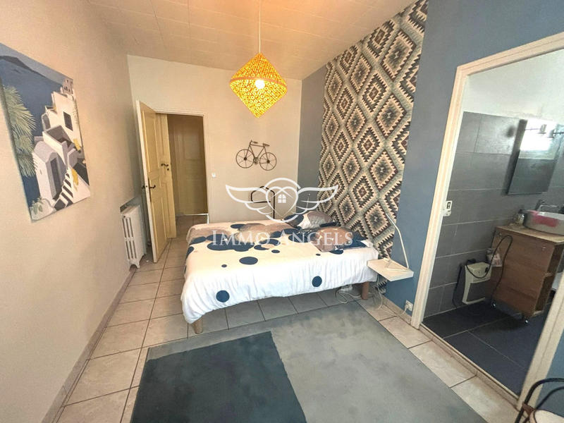 Maison - 380 m² - 13 pièces