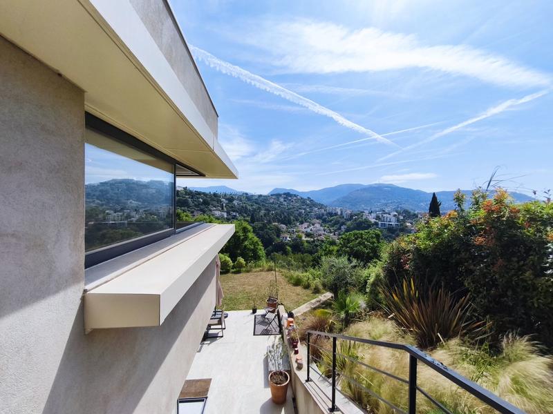 Maison - 180 m² - 5 pièces