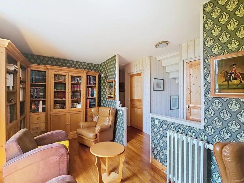 Maison - 270 m² - 5 pièces