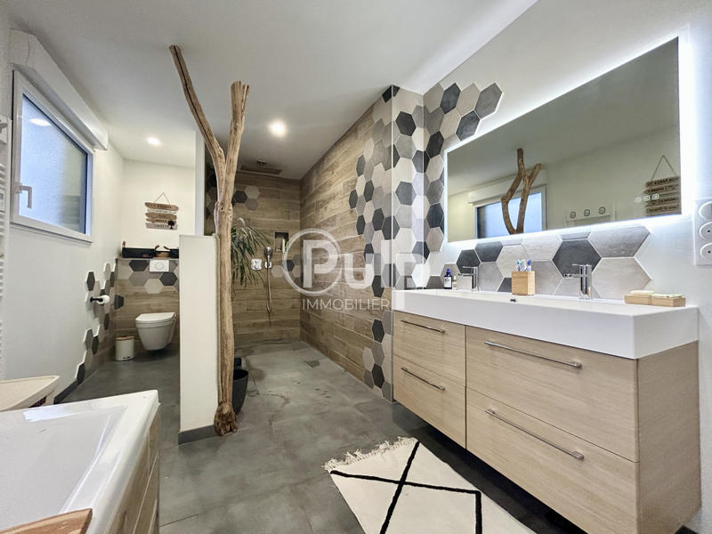 Maison - 114 m² - 6 pièces