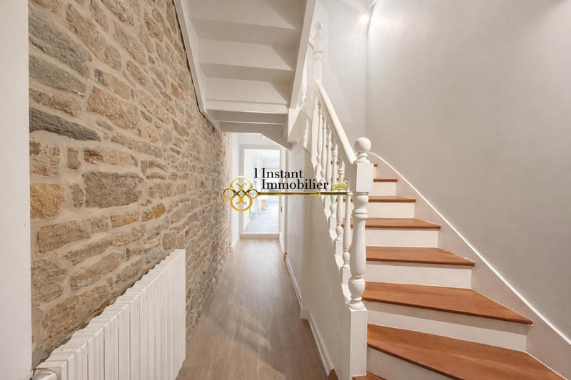 Demeure - 194 m² - 7 pièces