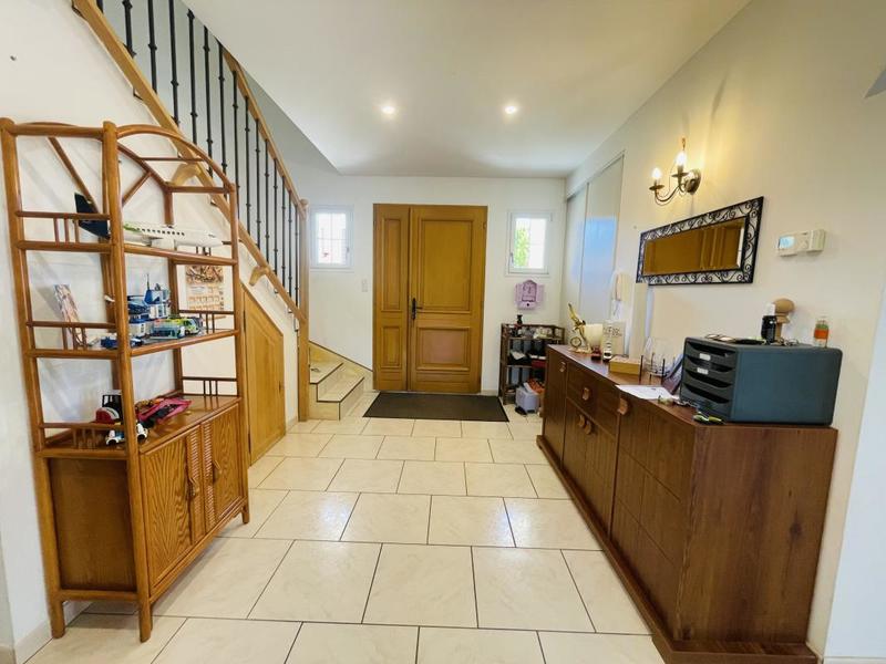 Maison - 232 m² - 8 pièces