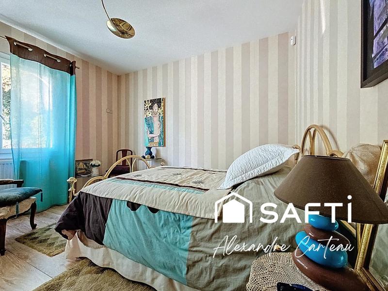 Maison - 210 m² - 8 pièces