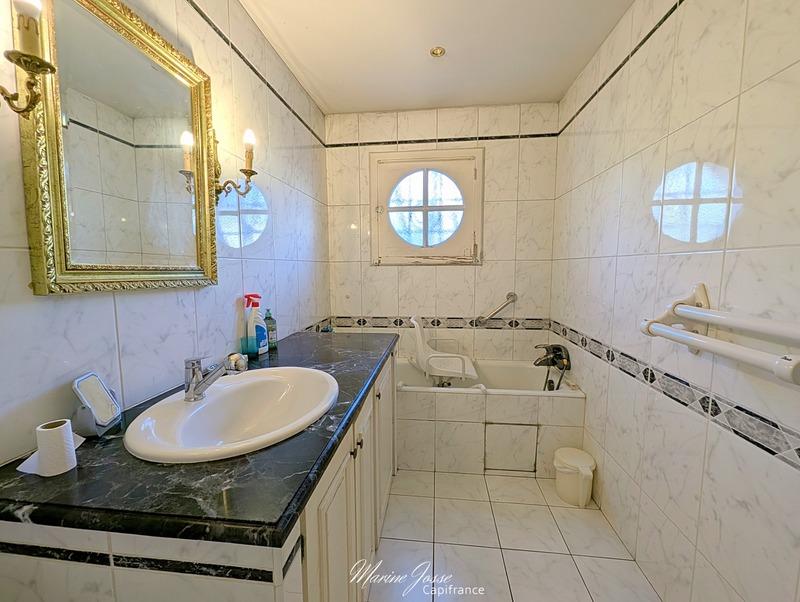 Maison - 186 m² - 7 pièces