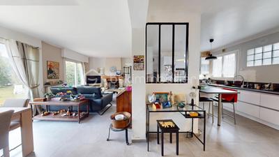 Maison - 204 m² - 7 pièces