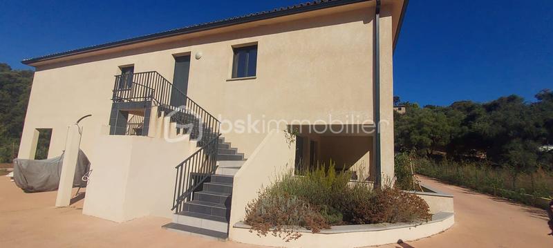 Appartement - 108 m² - 5 pièces