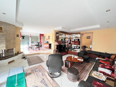 Maison - 180 m² - 6 pièces