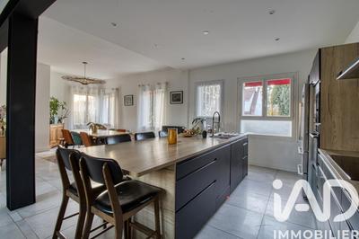 Maison - 172 m² - 8 pièces