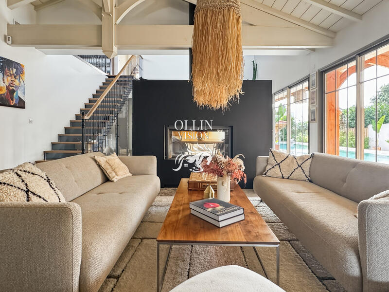 Villa - 250 m² - 10 pièces