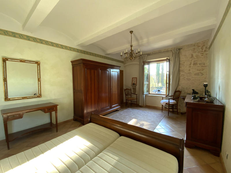 Maison - 234 m² - 8 pièces