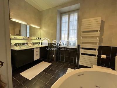 Maison - 194 m² - 9 pièces