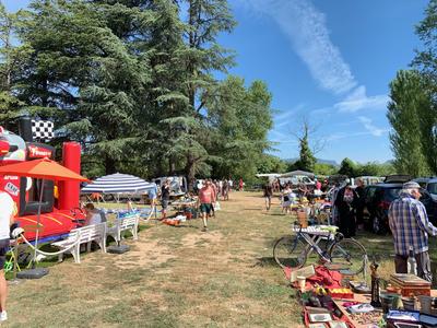 Brocante vide-grenier Roquebrune sur Argens