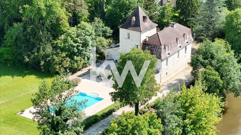 Manoir - 435 m² - 7 pièces