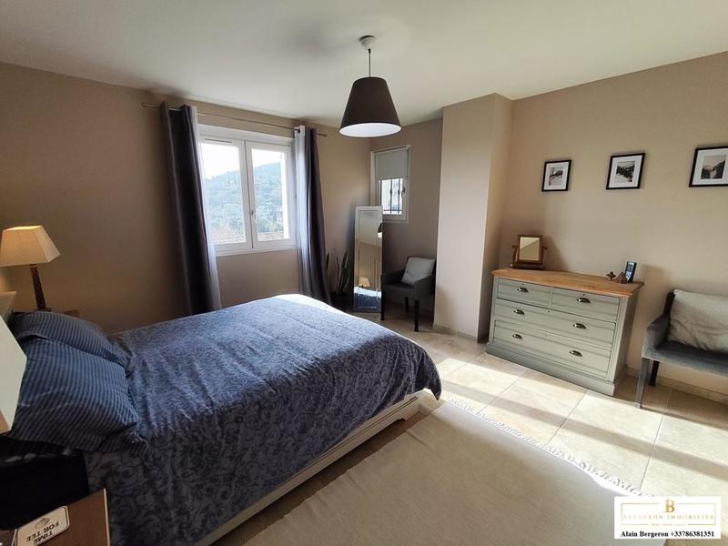 Villa - 196 m² - 5 pièces