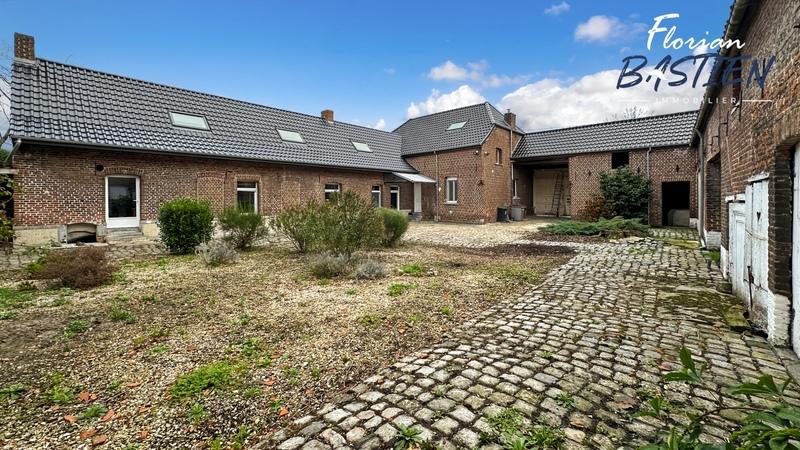 Corps de ferme - 234 m² - 8 pièces