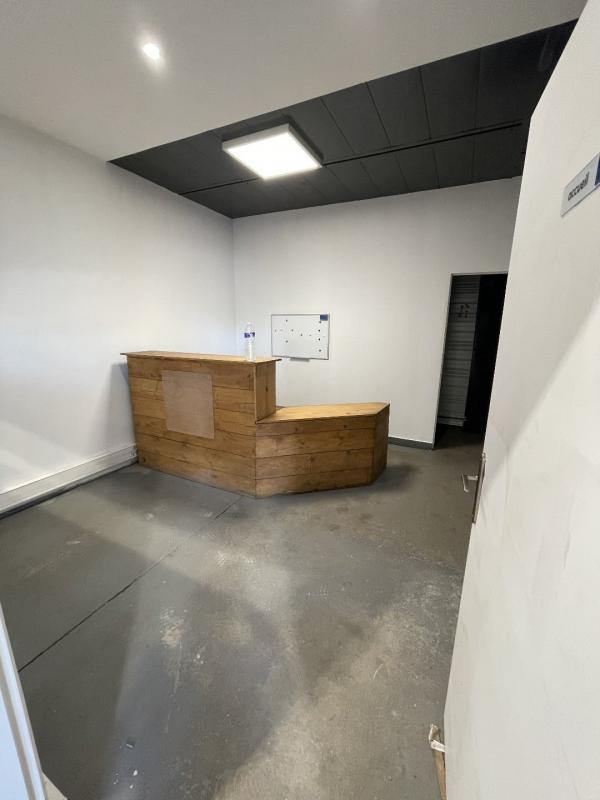 Local d'activité / Entrepôt - 315 m²