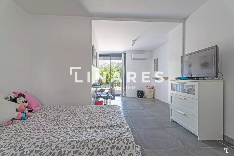 Maison - 180 m² - 5 pièces