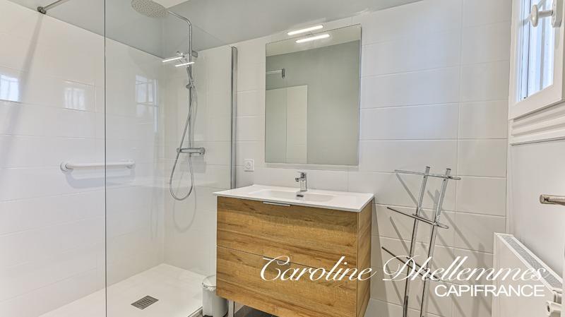 Maison - 180 m² - 6 pièces