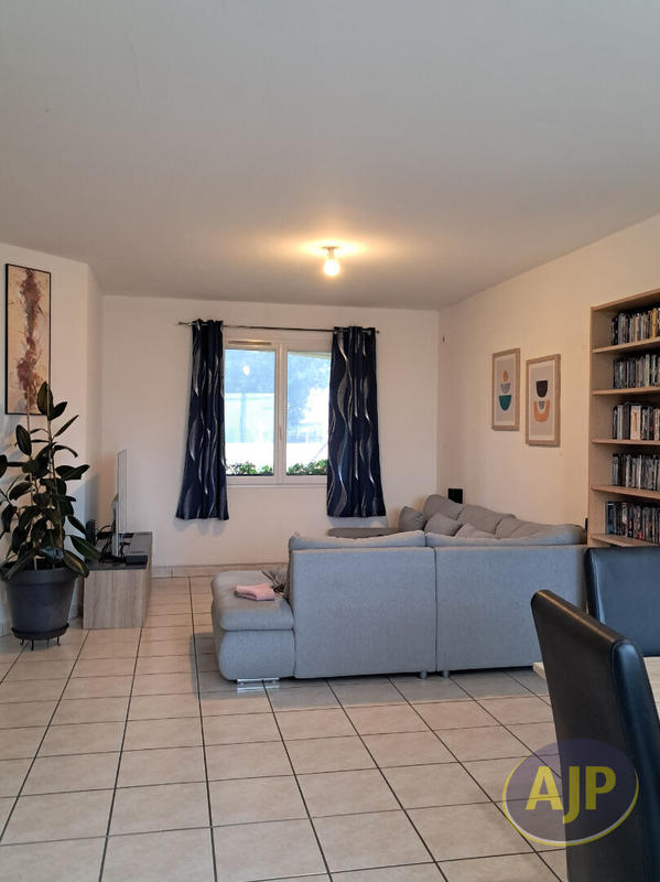 Maison - 99 m² - 4 pièces