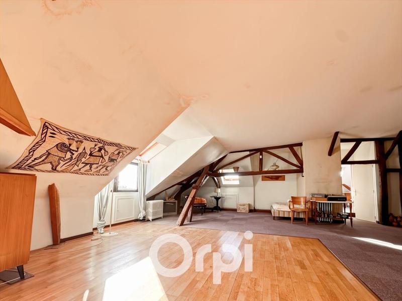 Maison - 371 m² - 8 pièces