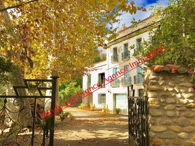 Maison - 450 m² - 14 pièces