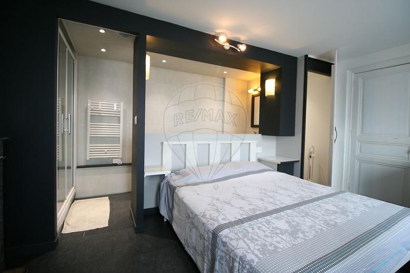 Maison - 280 m² - 8 pièces