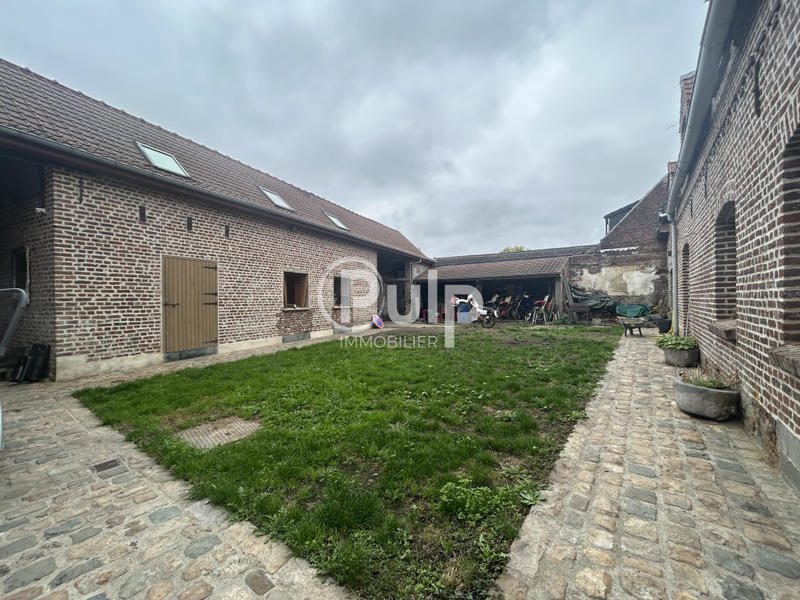 Corps de ferme - 260 m² - 8 pièces