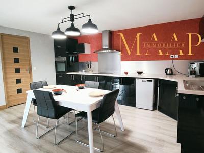 Maison - 185 m² - 9 pièces