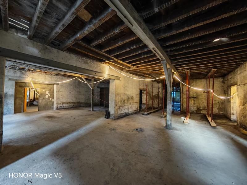 Immeuble - 2 850 m² - 15 pièces