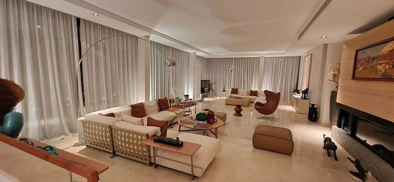 Villa - 510 m² - 8 pièces