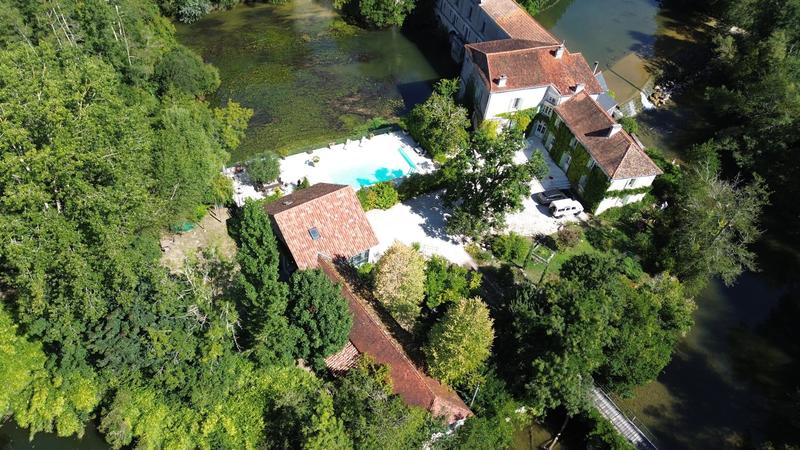 Maison - 524 m² - 15 pièces