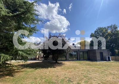 Maison - 395 m² - 7 pièces