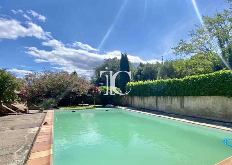 Maison - 135 m² - 8 pièces