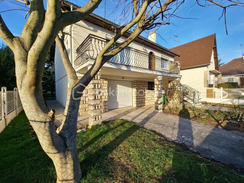 Maison - 165 m² - 8 pièces