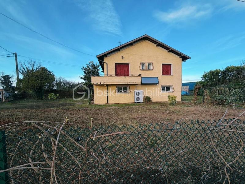 Maison - 90 m² - 5 pièces