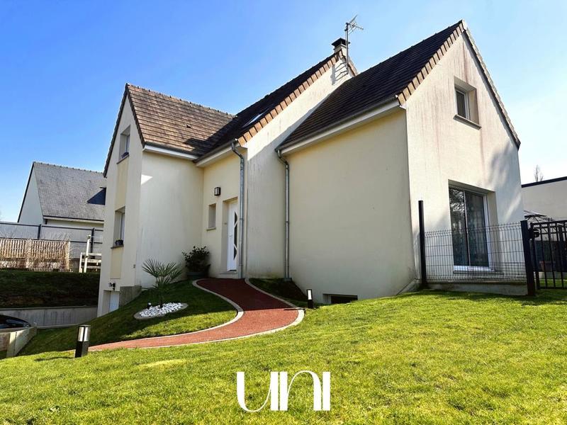 Maison - 178 m² - 8 pièces