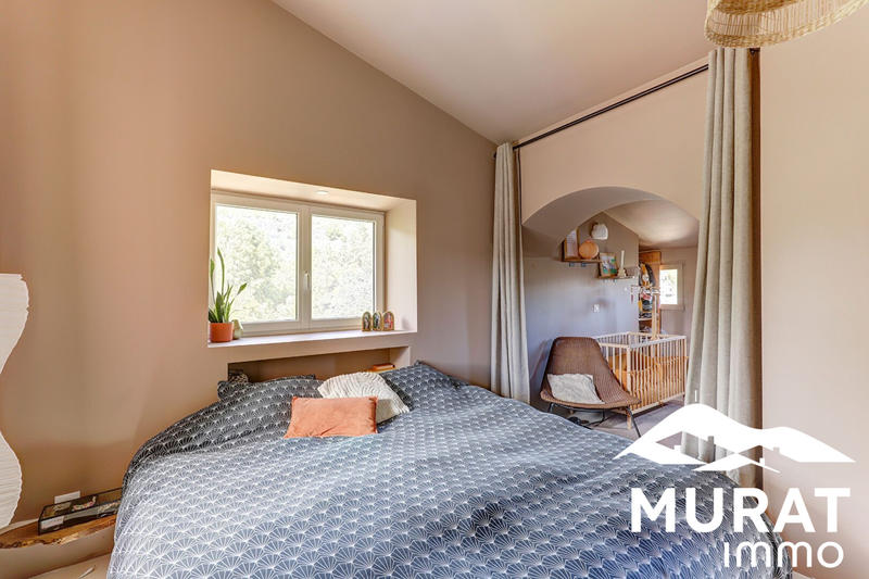 Maison - 440 m² - 8 pièces