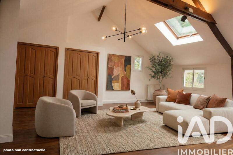 Maison - 230 m² - 9 pièces