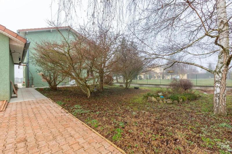 Maison - 235 m² - 6 pièces