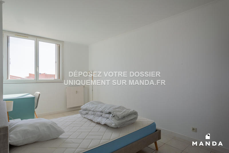 Chambre - 10 m² - 5 pièces