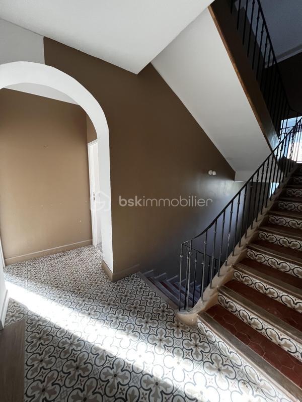 Local commercial - 158 m² - 8 pièces